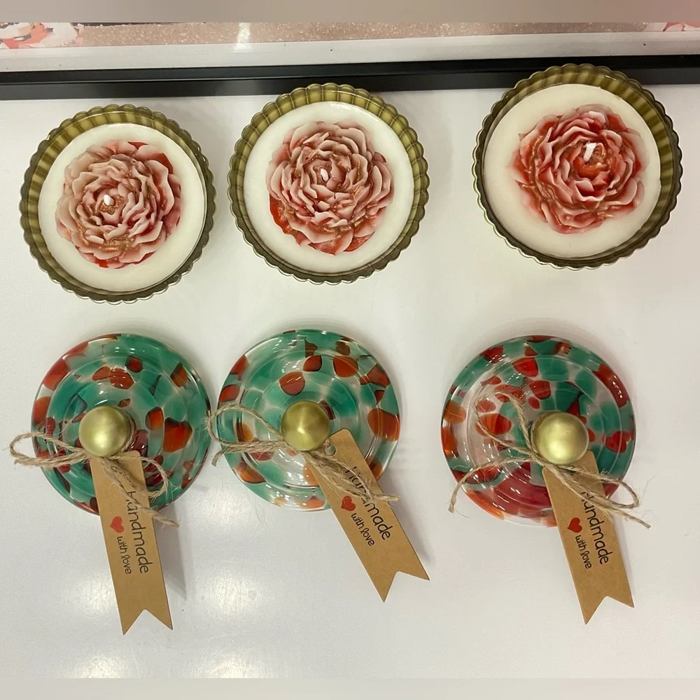 🕯️🌸 Set of 3 Handmade Scented Candles with Red Rose Design - Picture 1 of 6